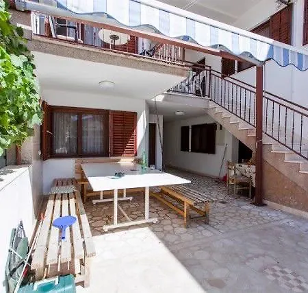 Sima Apartment *