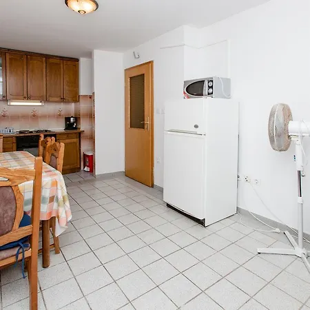 Apartment Sima *